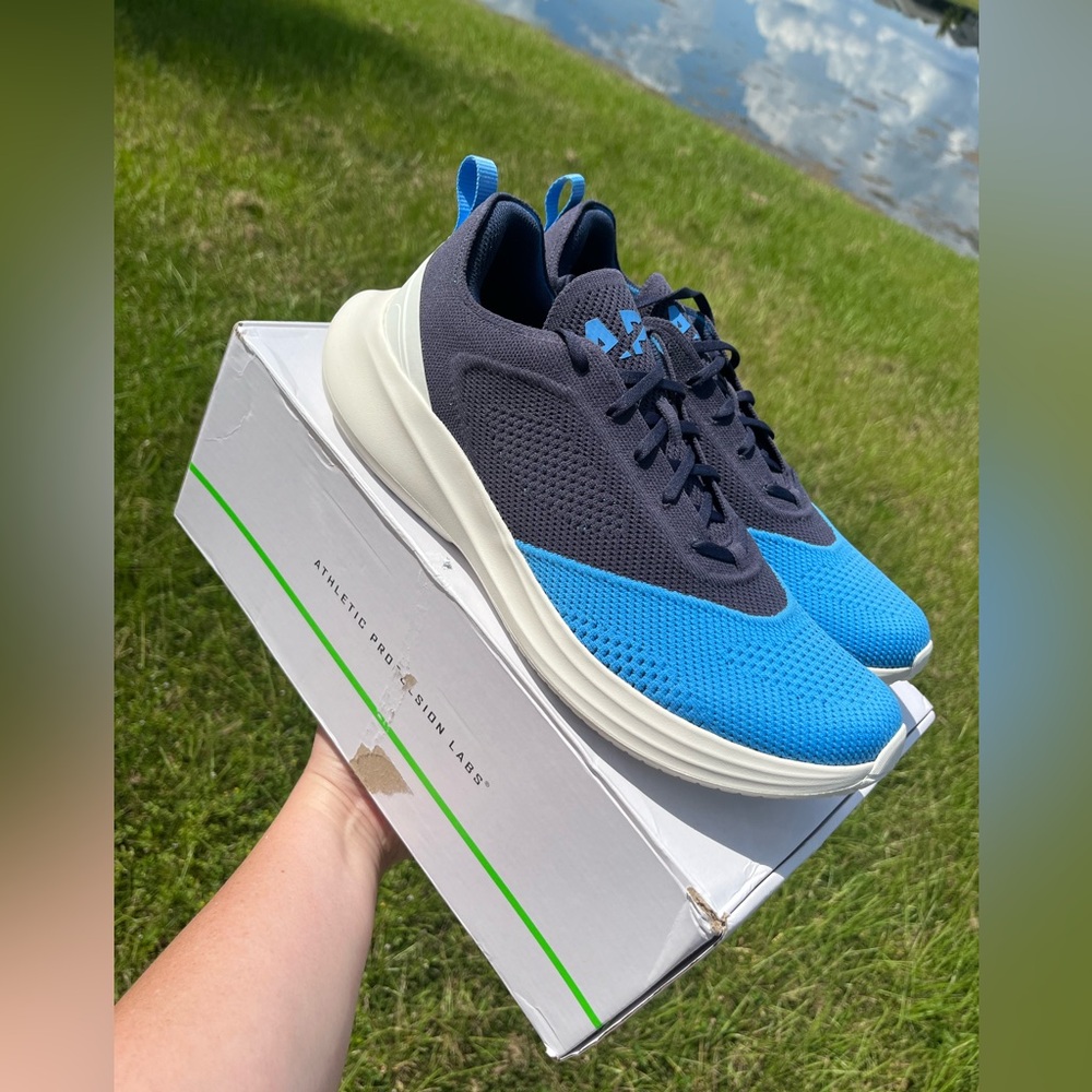 NWT APL Mens Techloom Breeze Size 11.5 in Midnight/Coast Blue/Ivory